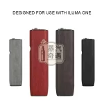 【黑色/灰色/棕色/紅色】IQOS ILUMA ONE保護套 IQOS ONE 6/7代專用木紋皮革防震｜纖薄防指紋・免拆殼充電