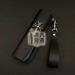【黑色/紅色/黃色/藍色】IQOS ILUMA ONE保護套防摔皮革 哥德風十字造型金屬感設計 適用4.0 / 6 / 7 代一體機｜真皮質感｜附掛繩