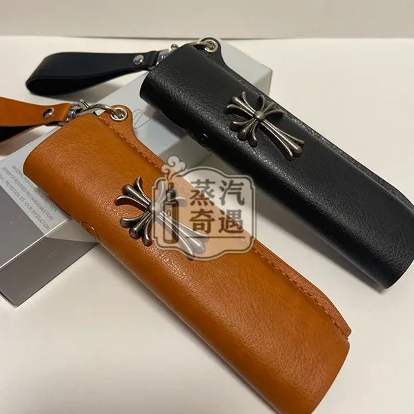 【黑色/紅色/黃色/藍色】IQOS ILUMA ONE保護套防摔皮革 哥德風十字造型金屬感設計 適用4.0 / 6 / 7 代一體機|真皮質感|附掛繩